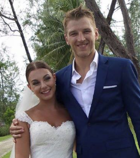 Dan Hooker wife  