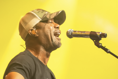 Darius Rucker wife 