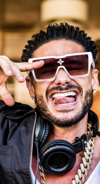 Pauly D engaged